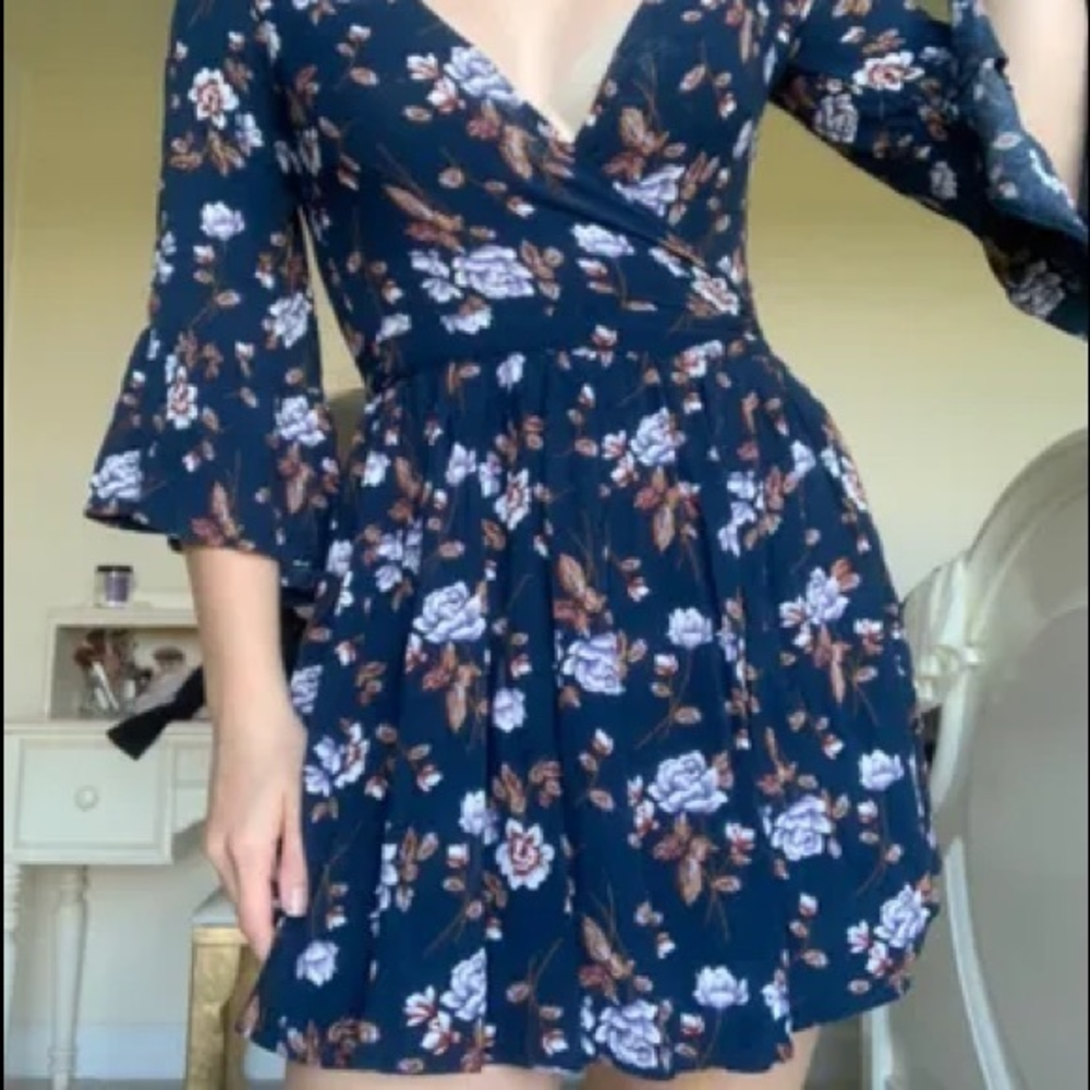 American‎ eagle blue floral dress wrap
